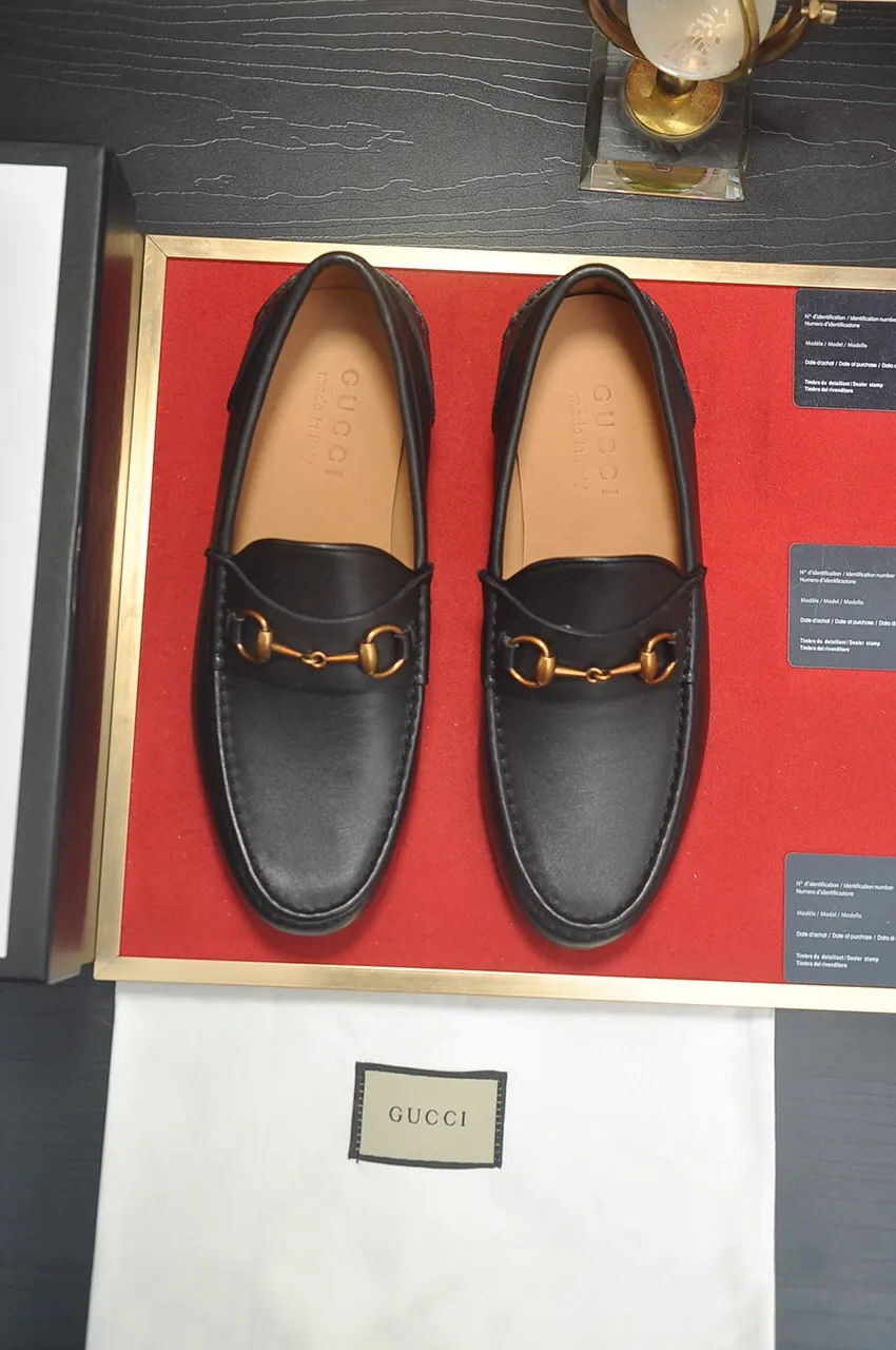 Men's shoes💰500💶Italy's top luxury men's shoe giant (GUCCI) (Gucci) (full cowhide lining) new arrival🍃Original European style🔰 Pleasant to the eye😍In order to make the shoes more durable and non-deformable🌀The production continues to follow traditional methods but there is still no lack of innovation💪Choose original sheepskin for the leather♻️ Smooth and natural And extra bright ⭐Made of imported cowhide, the first choice of rich people 38-45 (45 customized)